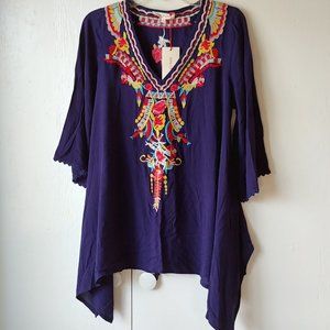 NWT Solitaire Boho Top with Floral Embroidery SZ M